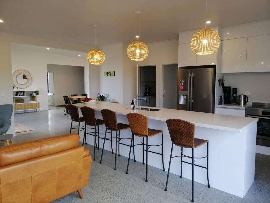 Purangi Beachhouse - 2 Bedroom Cooks Beach Esterno foto